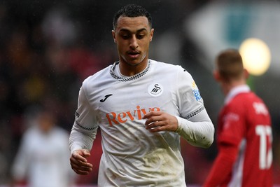 221125 - Bristol City v Swansea City - Sky Bet Championship - Adam Idah of Swansea City