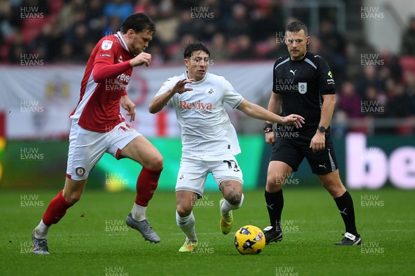 221125 - Bristol City v Swansea City - Sky Bet Championship - Goncalo Franco of Swansea City