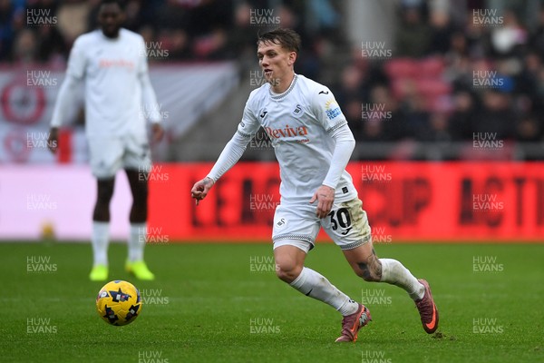221125 - Bristol City v Swansea City - Sky Bet Championship - Ethan Galbraith of Swansea City