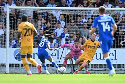 220826 - Bristol Rovers v Newport County - Sky Bet League 2 - Bobby Kamwa of Bristol Rovers has a shot at goal
