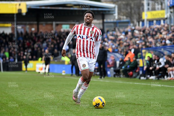 310126 - Bristol Rovers v Newport County - Sky Bet League 2 - Bobby Kamwa of Newport County pulls up whilst making a run