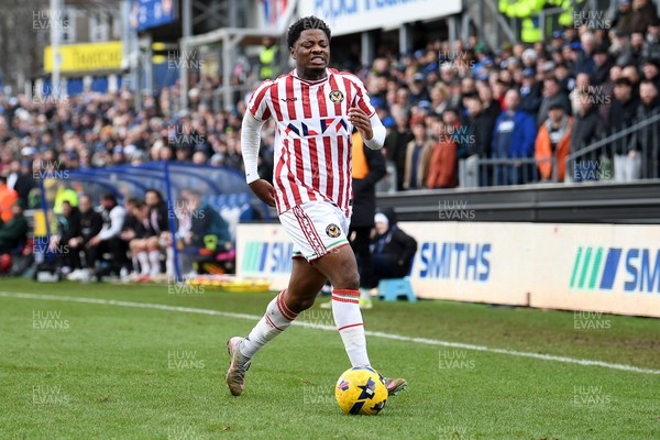 310126 - Bristol Rovers v Newport County - Sky Bet League 2 - Bobby Kamwa of Newport County pulls up whilst making a run