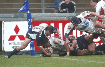 020203 - Bristol v Leeds - Zurich Premiership - Leeds No8 Isaac Feaunati dives over for a try that was given, but the ball was not grounded