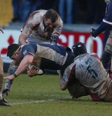 020203 - Bristol v Leeds - Zurich Premiership - Leeds Second Row Tom Palmer blocks Bristol Prop Andrew Sheridan's charge out of defence