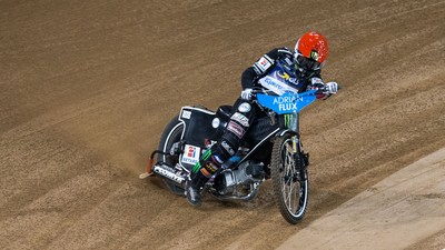 210718 - British FIM Speedway Grand Prix, Cardiff - Tai Woffinden of Great Britain leads the riders around the track in the first race