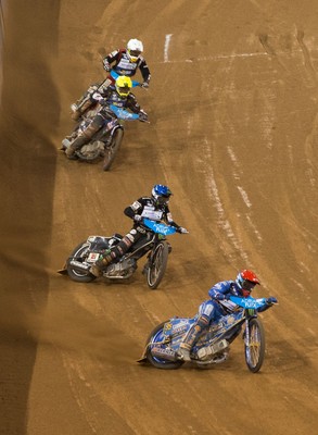 210718 - British FIM Speedway Grand Prix, Cardiff - Bartosz Zmarzlik from Poland leads Tai Woffinden of Great Britain to win the British FIM Speedway Grand Prix