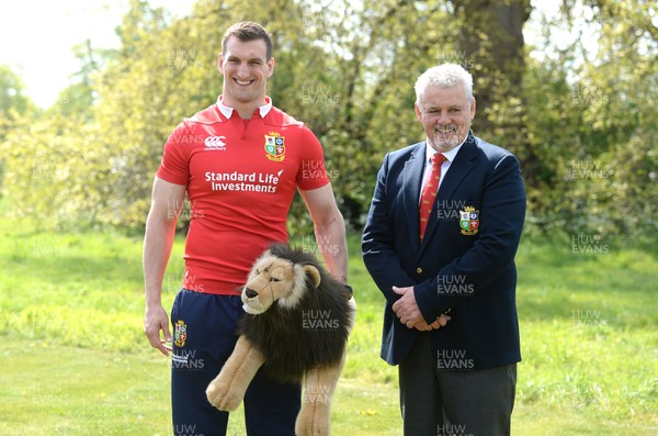 190417 - British & Irish Squad Announcement - Sam Warburton and Warren Gatland after the announcement of the 2017 British & Irish Lions squad announcement