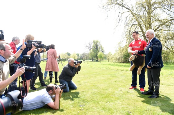 190417 - British & Irish Squad Announcement - Sam Warburton and Warren Gatland after the announcement of the 2017 British & Irish Lions squad announcement