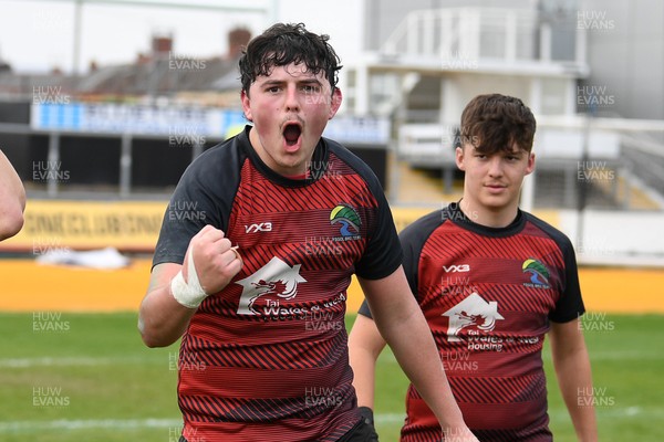 270426 - Bro Teifi v Maes Y Gwendraeth - Road to Principality Finals - Boys U18s Plate - Bro Teifi celebrate at full time