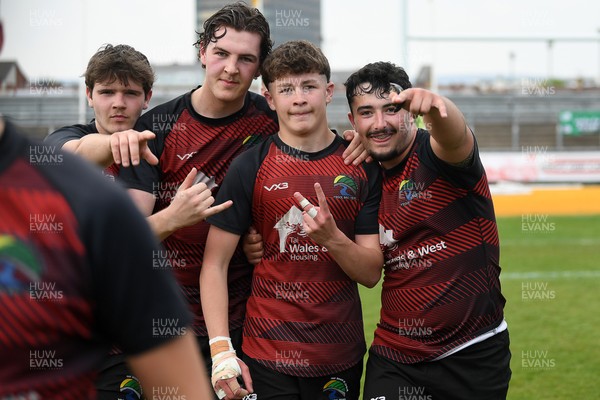 270426 - Bro Teifi v Maes Y Gwendraeth - Road to Principality Finals - Boys U18s Plate - Bro Teifi celebrate at full time