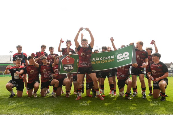 270426 - Bro Teifi v Maes Y Gwendraeth - Road to Principality Finals - Boys U18s Plate - Bro Teifi players celebrate lifting the plate at full time