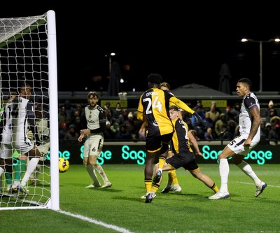 010126 - Bromley v Newport County - Sky Bet League 2 - Nathaniel Opoku of Newport County scores goal and celebrates