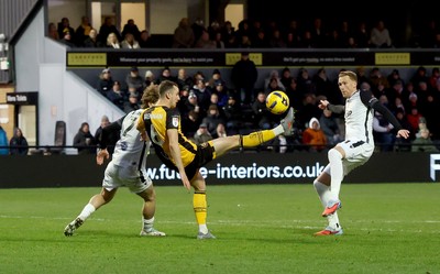 010126 - Bromley v Newport County - Sky Bet League 2 - Ciaran Brennan of Newport County