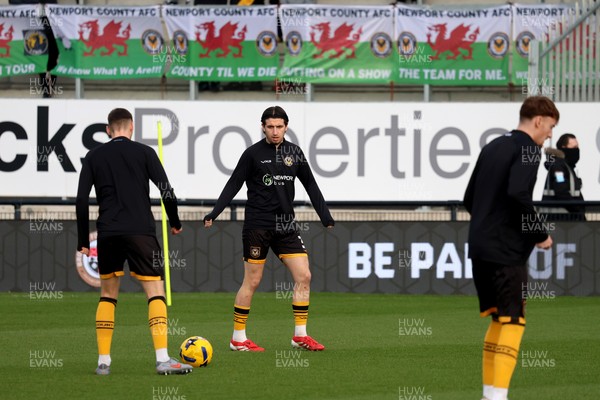 010126 - Bromley v Newport County - Sky Bet League 2 - Newport players warm up