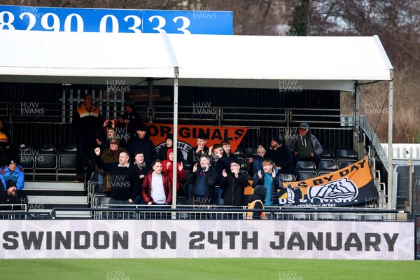 010126 - Bromley v Newport County - Sky Bet League 2 - Newport fans