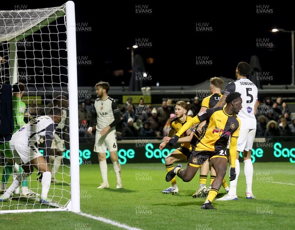 010126 - Bromley v Newport County - Sky Bet League 2 - Nathaniel Opoku of Newport County scores goal and celebrates