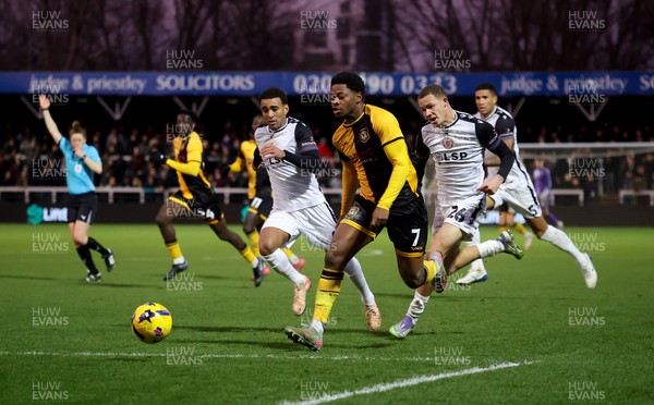 010126 - Bromley v Newport County - Sky Bet League 2 - Bobby Kamwa of Newport County