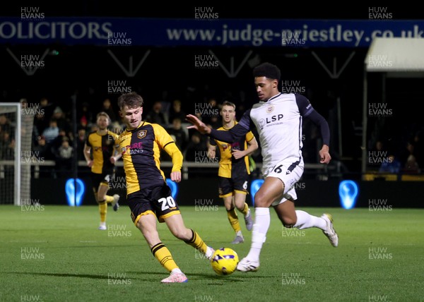 010126 - Bromley v Newport County - Sky Bet League 2 - Ben Lloyd of Newport County