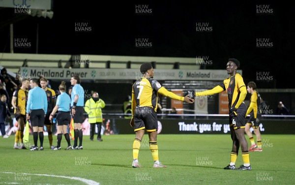 010126 - Bromley v Newport County - Sky Bet League 2 - players shake hands at the end of the game