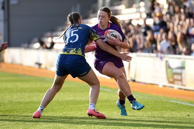 220426 - Brunel v Loughborough - Women's BUCS Final - Alice Bennett of Loughborough is challenged by Lauren Casson of Brunel