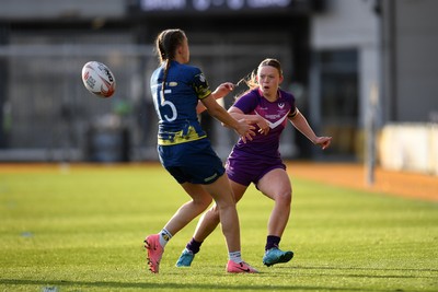 220426 - Brunel v Loughborough - Women's BUCS Final - Alice Bennett of Loughborough is challenged by Lauren Casson of Brunel
