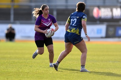220426 - Brunel v Loughborough - Women's BUCS Final - Ella Barnes of Loughborough is challenged by Maya Champion of Brunel