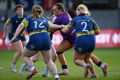 220426 - Brunel v Loughborough - Women's BUCS Final - Amelia Williams of Loughborough runs in to score a try