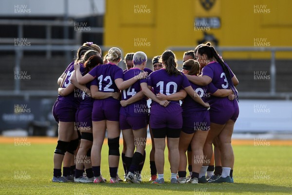 220426 - Brunel v Loughborough - Women's BUCS Final - Loughborough huddle