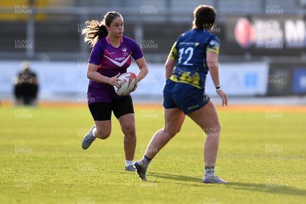 220426 - Brunel v Loughborough - Women's BUCS Final - Ella Barnes of Loughborough is challenged by Maya Champion of Brunel