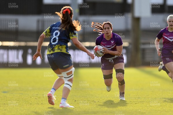 220426 - Brunel v Loughborough - Women's BUCS Final - Sarah Shrestha of Loughborough is challenged by Scarlet Down of Brunel