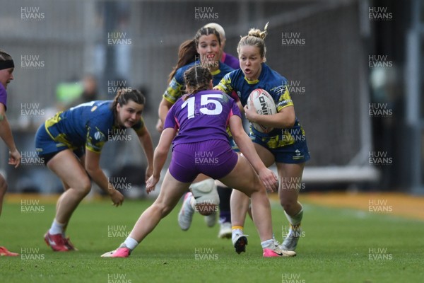 220426 - Brunel v Loughborough - Women's BUCS Final - Rosie Tidball of Brunel is challenged by Imogen Mockford of Loughborough