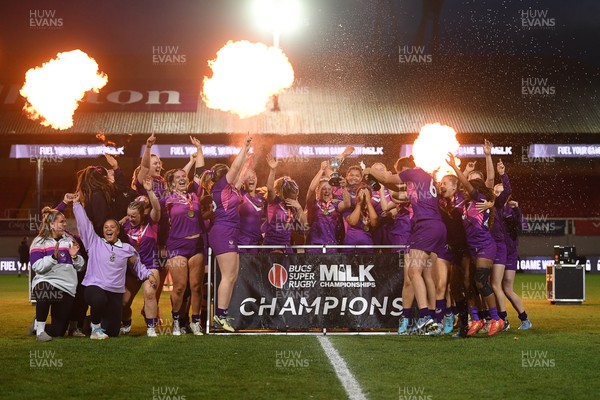 220426 - Brunel v Loughborough - Women's BUCS Final - Loughborough celebrate lifting the trophy at full time