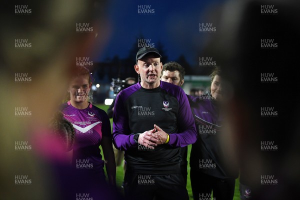 220426 - Brunel v Loughborough - Women's BUCS Final - Loughborough team huddle at full time