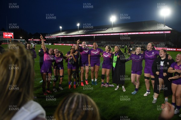 220426 - Brunel v Loughborough - Women's BUCS Final - Loughborough players celebrate the win at full time