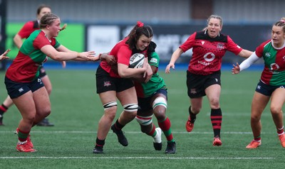 110126 - Brython Thunder v  Clovers, Celtic Challenge - Branwen Metcalfe of Brython Thunder charges forward