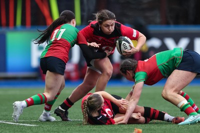 110126 - Brython Thunder v  Clovers, Celtic Challenge - Hannah Bluck of Brython Thunder attacks