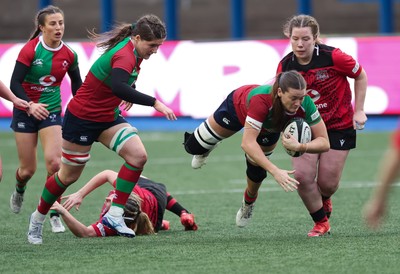110126 - Brython Thunder v  Clovers, Celtic Challenge - Jane Clohessy of Clovers takes on Rhian Bowden of Brython Thunder