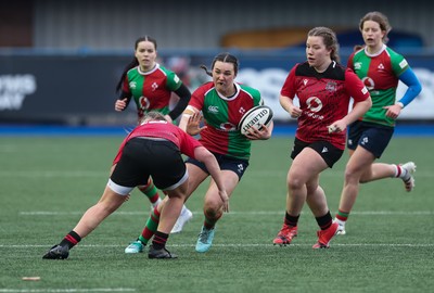 110126 - Brython Thunder v  Clovers, Celtic Challenge - Niamh Murphy of Clovers takes on Hannah Bluck of Brython Thunder