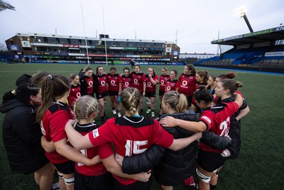 110126 - Brython Thunder v  Clovers, Celtic Challenge - Brython Thunder huddle up at the end of the match