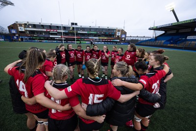 110126 - Brython Thunder v  Clovers, Celtic Challenge - Brython Thunder huddle up at the end of the match