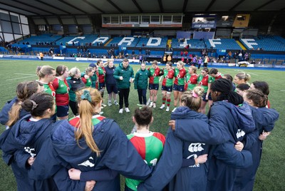 110126 - Brython Thunder v  Clovers, Celtic Challenge - Clovers huddle up at the end of the match