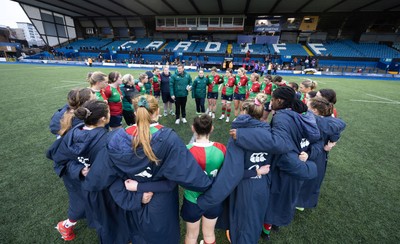 110126 - Brython Thunder v  Clovers, Celtic Challenge - Clovers huddle up at the end of the match