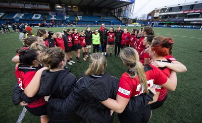 110126 - Brython Thunder v  Clovers, Celtic Challenge - Brython Thunder huddle up at the end of the match