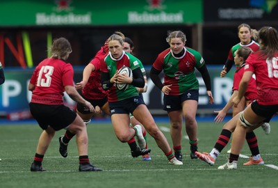110126 - Brython Thunder v  Clovers, Celtic Challenge - Anna McGann of Clovers attacks