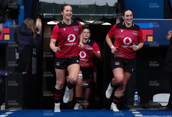 110126 - Brython Thunder v  Clovers, Celtic Challenge - Lisa Neumann of Brython Thunder and Courtney Keight of Brython Thunder run out at the start of the match