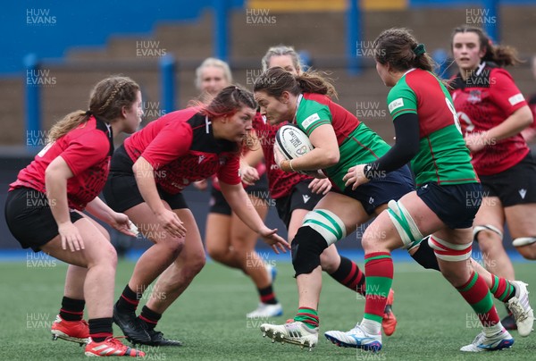 110126 - Brython Thunder v  Clovers, Celtic Challenge - Jane Clohessy of Clovers drives for the line