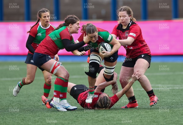 110126 - Brython Thunder v  Clovers, Celtic Challenge - Jane Clohessy of Clovers takes on Rhian Bowden of Brython Thunder