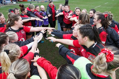 140226 - Brython Thunder v Edinburgh - Celtic Challenge - Huddle at the end of the match