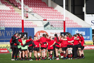 140226 - Brython Thunder v Edinburgh - Celtic Challenge - Brython Thunder huddle before the match