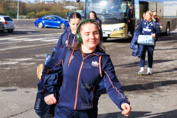 140226 - Brython Thunder v Edinburgh - Celtic Challenge - Edinburgh team arrive at Parc y Scarlets